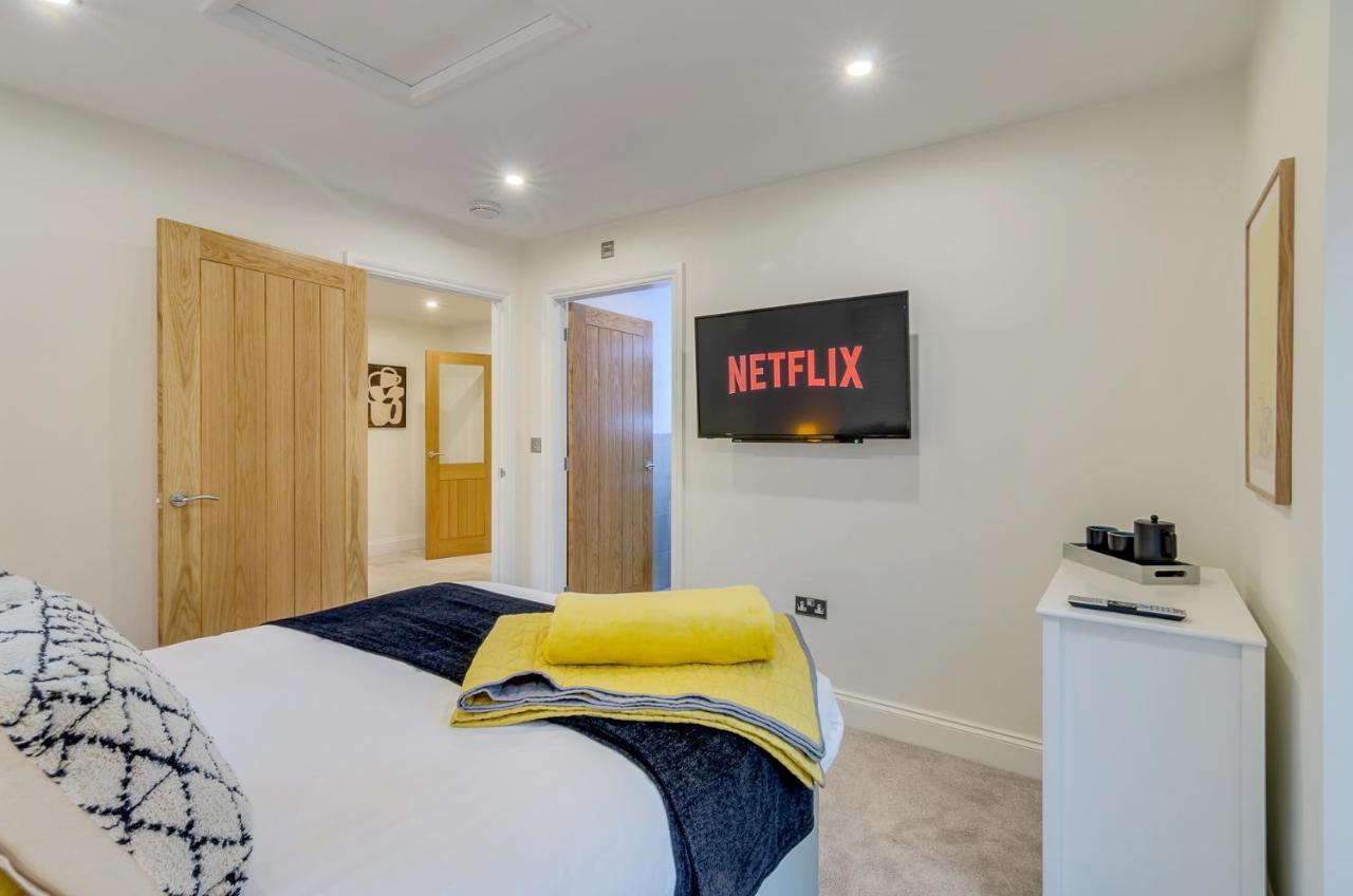 Spacious 6-Bed Home, Near The Norfolk Broads Clippesby Экстерьер фото